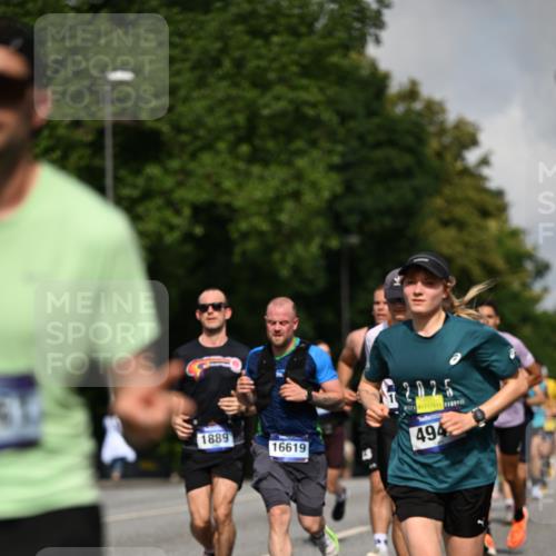 29.06.2025 - hella hamburg halbmarathon Dr. Thomas Lammeyer http://msf.ph/oto/8226375 29.06.2025 09:50:02 Kennedybrücke 1053, 1344, 1577, 1889, 2243, 4477, 4944, 5048, 5152, 5660, 7466, 7534, 7628, 7901, 8312, 8323, 10477, 10865, 10927, 11230, 11304 meine-sportfotos.de