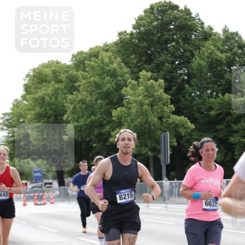 29.06.2025 - hella hamburg halbmarathon Jannik Wohlers http://msf.ph/oto/8226411 29.06.2025 10:27:40 Lombardsbrücke 1148, 5369, 5847, 6632, 7497, 8215, 9567, 11692, 11739, 12780, 12842, 13568, 13678, 13860, 14017, 14155, 15123, 15608, 18256 meine-sportfotos.de