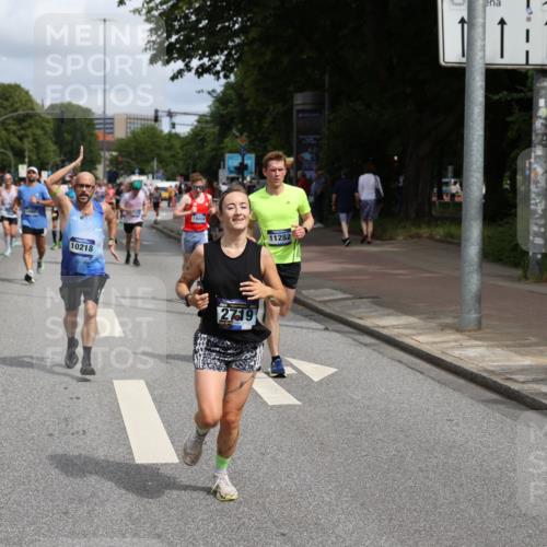 29.06.2025 - hella hamburg halbmarathon Yannick Fuchs http://msf.ph/oto/8226520 29.06.2025 10:33:27 20KM 1164, 2262, 2719, 2980, 3014, 3136, 3431, 4359, 5248, 6682, 6684, 8450, 8958, 9403, 10218, 11055, 11281, 11282, 11379, 11447, 12137, 12772, 13137, 13800, 14093, 14905, 15257, 15372, 15561, 15873, 15965, 16280, 17154, 17646, 17722, 18188, 19004, 19151 meine-sportfotos.de