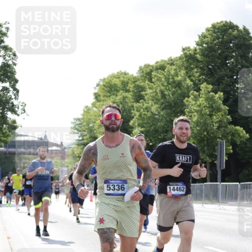29.06.2025 - hella hamburg halbmarathon Jannik Wohlers http://msf.ph/oto/8226556 29.06.2025 09:51:41 Lombardsbrücke 1057, 1312, 1353, 1569, 1604, 1631, 1763, 3697, 5014, 5047, 5129, 5231, 5336, 5690, 5987, 6373, 6700, 6705, 6711, 6770, 7185, 7710, 8074, 8359, 8564, 9358, 9547, 9659, 10691, 10978, 11821, 12438, xxx, 13269, 14226, 14228, 14462, 15164, 15185, 15206, 15309, 15451, 15846, 15935, 16052, 16503, 16547, 17016, 17403, 17637, 17733, 17911, 18304, 18330, 18399, 18489, 18772, 18829, 18878, 19009 meine-sportfotos.de