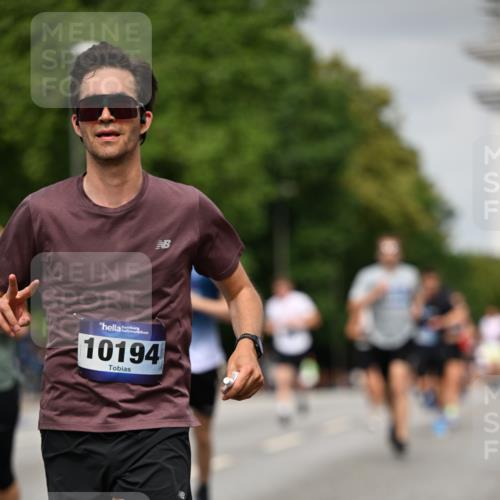 29.06.2025 - hella hamburg halbmarathon Dr. Thomas Lammeyer http://msf.ph/oto/8226590 29.06.2025 10:13:12 Kennedybrücke 1823, 2427, 3762, 4592, 4859, 7081, 9297, 9306, 9951, 9958, 10035, 10092, 10194, 10609 meine-sportfotos.de