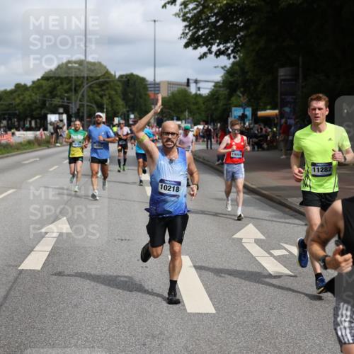 29.06.2025 - hella hamburg halbmarathon Yannick Fuchs http://msf.ph/oto/8226597 29.06.2025 10:33:27 20KM 1164, 2262, 2719, 2980, 3014, 3136, 3431, 4359, 5248, 6682, 6684, 8450, 8958, 9403, 10218, 11055, 11281, 11282, 11379, 11447, 12137, 12772, 13137, 13800, 14093, 14905, 15257, 15372, 15561, 15873, 15965, 16280, 17154, 17646, 17722, 18188, 19004, 19151 meine-sportfotos.de