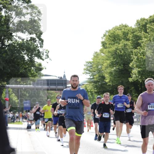 29.06.2025 - hella hamburg halbmarathon Jannik Wohlers http://msf.ph/oto/8226661 29.06.2025 09:51:42 Lombardsbrücke 1057, 1312, 1353, 1569, 1604, 1631, 1763, 3697, 5014, 5047, 5129, 5231, 5336, 5690, 5987, 6373, 6700, 6705, 6711, 6770, 7185, 7710, 8074, 8359, 8564, 9358, 9547, 9659, 10691, 10978, 11821, 12438, xxx, 13269, 14226, 14228, 14462, 15164, 15206, 15270, 15309, 15451, 15846, 15935, 16052, 16547, 17016, 17403, 17637, 17733, 17911, 18304, 18330, 18399, 18489, 18772, 18829, 18878, 19009 meine-sportfotos.de