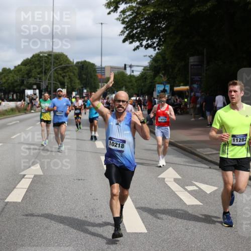 29.06.2025 - hella hamburg halbmarathon Yannick Fuchs http://msf.ph/oto/8226662 29.06.2025 10:33:28 20KM 1164, 1445, 2719, 2980, 3014, 3136, 3431, 4359, 6682, 6684, 8450, 8958, 9403, 10218, 11055, 11281, 11282, 11379, 11447, 12137, 12772, 13137, 13800, 14093, 14905, 15257, 15372, 15561, 15873, 15965, 16280, 17154, 17646, 17722, 18188, 19004, 19151 meine-sportfotos.de