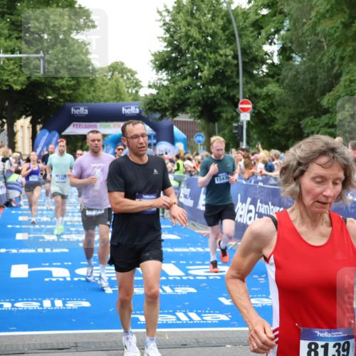29.06.2025 - hella hamburg halbmarathon Zöllner http://msf.ph/oto/8226778 29.06.2025 10:53:04 Ziel 3059, 3258, 3334, 4121, 4770, 5907, 7509, 7864, 8587, 9093, 9537, 12155, 12367, 12519, 12910, 14791, 15430, 18590, 18720 meine-sportfotos.de