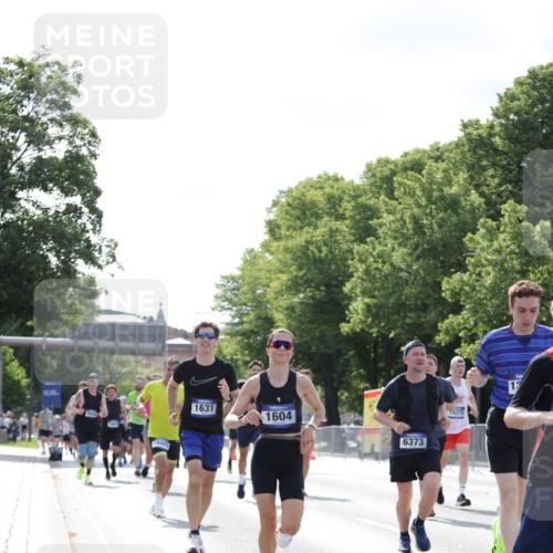 29.06.2025 - hella hamburg halbmarathon Jannik Wohlers http://msf.ph/oto/8226790 29.06.2025 09:51:45 Lombardsbrücke 1057, 1312, 1353, 1569, 1604, 1631, 1763, 3305, 3697, 5047, 5231, 5336, 5690, 5987, 6373, 6705, 6711, 7185, 7710, 8564, 9444, 9547, 9659, 10493, 10978, 11821, 12438, xxx, 13269, 13728, 14226, 14228, 14462, 15206, 15270, 15309, 15451, 16052, 16547, 17016, 17159, 17403, 17637, 17733, 17911, 18304, 18489, 18659, 18772, 18829, 18878, 18987, 19009 meine-sportfotos.de