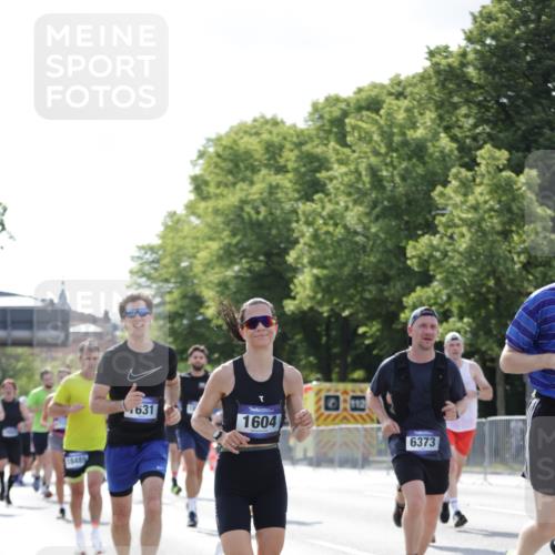 29.06.2025 - hella hamburg halbmarathon Jannik Wohlers http://msf.ph/oto/8226815 29.06.2025 09:51:45 Lombardsbrücke 1057, 1312, 1353, 1569, 1604, 1631, 1763, 3305, 3697, 5047, 5231, 5336, 5690, 5987, 6373, 6705, 6711, 7185, 7710, 8564, 9444, 9547, 9659, 10493, 10978, 11821, 12438, xxx, 13269, 13728, 14226, 14228, 14462, 15206, 15270, 15309, 15451, 16052, 16547, 17016, 17159, 17403, 17637, 17733, 17911, 18304, 18489, 18659, 18772, 18829, 18878, 18987, 19009 meine-sportfotos.de
