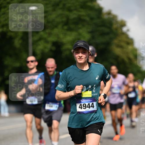 29.06.2025 - hella hamburg halbmarathon Dr. Thomas Lammeyer http://msf.ph/oto/8226884 29.06.2025 09:50:03 Kennedybrücke 1053, 1344, 1577, 1889, 2243, 4477, 4944, 5048, 5152, 5660, 7466, 7534, 7628, 7901, 8312, 8323, 10477, 10865, 10927, 11230, 11304 meine-sportfotos.de