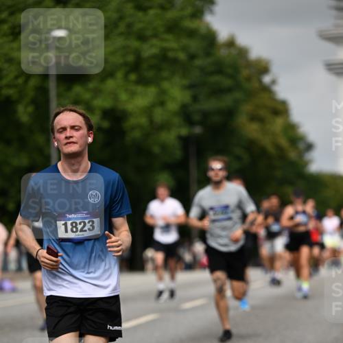 29.06.2025 - hella hamburg halbmarathon Dr. Thomas Lammeyer http://msf.ph/oto/8226966 29.06.2025 10:13:13 Kennedybrücke 1823, 3762, 4592, 4859, 7081, 9297, 9306, 9951, 9958, 10035, 10092, 10194, 10609 meine-sportfotos.de