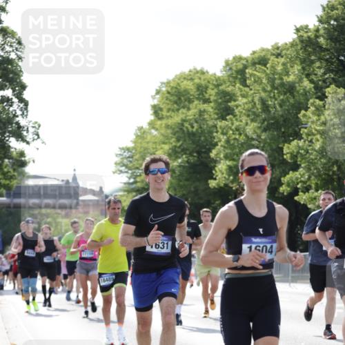 29.06.2025 - hella hamburg halbmarathon Jannik Wohlers http://msf.ph/oto/8226988 29.06.2025 09:51:46 Lombardsbrücke 1057, 1312, 1353, 1604, 1631, 1763, 3305, 3618, 3697, 5047, 5231, 5336, 5690, 5987, 6373, 6705, 6711, 7185, 7710, 8564, 9348, 9444, 9547, 9659, 10493, 10978, 11821, 12438, xxx, 13269, 13728, 14226, 14228, 14462, 15206, 15270, 15309, 15451, 16052, 16547, 17016, 17159, 17403, 17637, 17733, 17911, 18304, 18489, 18659, 18772, 18829, 18878, 18987, 19009 meine-sportfotos.de