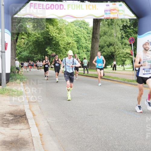 29.06.2025 - hella hamburg halbmarathon MichiJ http://msf.ph/oto/8227082 29.06.2025 10:25:46 Zwischen KM18-KM19 2196, 3790, 5092, 5307, 7482, 9178, 14459, 17024, 17658, 18062 meine-sportfotos.de