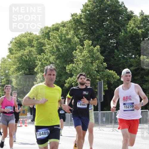 29.06.2025 - hella hamburg halbmarathon Jannik Wohlers http://msf.ph/oto/8227083 29.06.2025 09:51:48 Lombardsbrücke 1057, 1353, 1468, 1604, 1631, 1763, 3305, 3618, 3697, 4871, 5047, 5231, 5336, 5690, 5987, 6373, 6705, 6711, 7185, 7710, 8564, 9348, 9444, 9547, 9659, 10493, 10978, 11062, 11821, 12438, xxx, 13269, 13728, 14462, 15206, 15270, 15309, 15451, 16052, 16547, 16592, 17016, 17159, 17403, 17637, 17733, 17911, 18304, 18489, 18659, 18772, 18829, 18878, 18987, 19009 meine-sportfotos.de