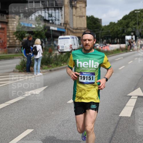29.06.2025 - hella hamburg halbmarathon Yannick Fuchs http://msf.ph/oto/8227089 29.06.2025 10:33:31 20KM 1164, 1445, 2719, 2980, 3136, 3431, 3783, 4359, 6682, 6684, 8450, 8958, 9403, 10218, 11055, 11281, 11282, 11447, 11619, 12137, 12772, 13137, 13800, 14093, 14905, 15257, 15372, 15561, 15866, 15873, 15965, 16280, 17646, 18188, 19004, 19151 meine-sportfotos.de