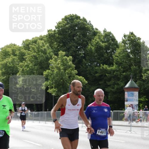 29.06.2025 - hella hamburg halbmarathon Jannik Wohlers http://msf.ph/oto/8227099 29.06.2025 10:27:48 Lombardsbrücke 3445, 5369, 5604, 6632, 7667, 8215, 8327, 9653, 9654, 11692, 12780, 12842, 13045, 13296, 13568, 13678, 14017, 14155, 15123, 15608, 18256 meine-sportfotos.de