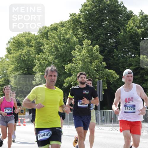 29.06.2025 - hella hamburg halbmarathon Jannik Wohlers http://msf.ph/oto/8227100 29.06.2025 09:51:48 Lombardsbrücke 1057, 1353, 1468, 1604, 1631, 1763, 3305, 3618, 3697, 4871, 5047, 5231, 5336, 5690, 5987, 6373, 6705, 6711, 7185, 7710, 8564, 9348, 9444, 9547, 9659, 10493, 10978, 11062, 11821, 12438, xxx, 13269, 13728, 14462, 15206, 15270, 15309, 15451, 16052, 16547, 16592, 17016, 17159, 17403, 17637, 17733, 17911, 18304, 18489, 18659, 18772, 18829, 18878, 18987, 19009 meine-sportfotos.de