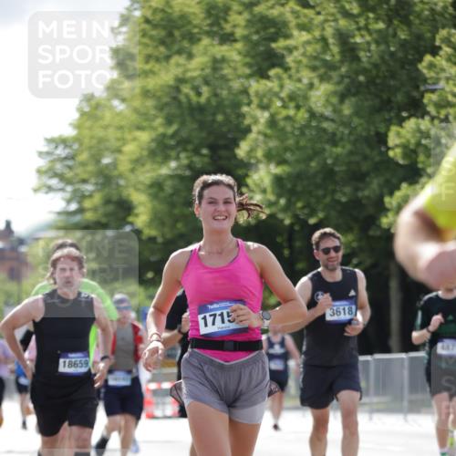 29.06.2025 - hella hamburg halbmarathon Jannik Wohlers http://msf.ph/oto/8227125 29.06.2025 09:51:49 Lombardsbrücke 1057, 1468, 1604, 1631, 1763, 3305, 3618, 3697, 3852, 4871, 4915, 5047, 5231, 5336, 5690, 6373, 6705, 6711, 7710, 8564, 9348, 9444, 9547, 9659, 10493, 10978, 11062, 11679, 11821, 12438, 12772, xxx, 13269, 13728, 14462, 15270, 15309, 15451, 16052, 16547, 16591, 16592, 17159, 17403, 17637, 18304, 18489, 18560, 18659, 18772, 18829, 18878, 18987, 19009 meine-sportfotos.de