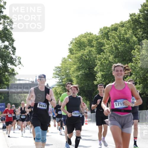 29.06.2025 - hella hamburg halbmarathon Jannik Wohlers http://msf.ph/oto/8227184 29.06.2025 09:51:50 Lombardsbrücke 1057, 1139, 1468, 1604, 1631, 1763, 3305, 3618, 3852, 4871, 4915, 5231, 5336, 5690, 6373, 6711, 7710, 8564, 9348, 9444, 9547, 9659, 10493, 10978, 11062, 11495, 11679, 11821, 12438, 12772, xxx, 13269, 13728, 14462, 15233, 15270, 15309, 15451, 16052, 16547, 16591, 16592, 17159, 17637, 18304, 18489, 18560, 18659, 18829, 18878, 18987, 19009 meine-sportfotos.de