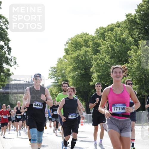 29.06.2025 - hella hamburg halbmarathon Jannik Wohlers http://msf.ph/oto/8227197 29.06.2025 09:51:50 Lombardsbrücke 1057, 1139, 1468, 1604, 1631, 1763, 3305, 3618, 3852, 4871, 4915, 5231, 5336, 5690, 6373, 6711, 7710, 8564, 9348, 9444, 9547, 9659, 10493, 10978, 11062, 11495, 11679, 11821, 12438, 12772, xxx, 13269, 13728, 14462, 15233, 15270, 15309, 15451, 16052, 16547, 16591, 16592, 17159, 17637, 18304, 18489, 18560, 18659, 18829, 18878, 18987, 19009 meine-sportfotos.de