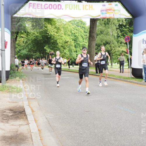 29.06.2025 - hella hamburg halbmarathon MichiJ http://msf.ph/oto/8227212 29.06.2025 10:25:49 Zwischen KM18-KM19 2767, 3790, 5003, 5092, 5307, 7482, 9178, 14459, 17024, 17658, 18384 meine-sportfotos.de