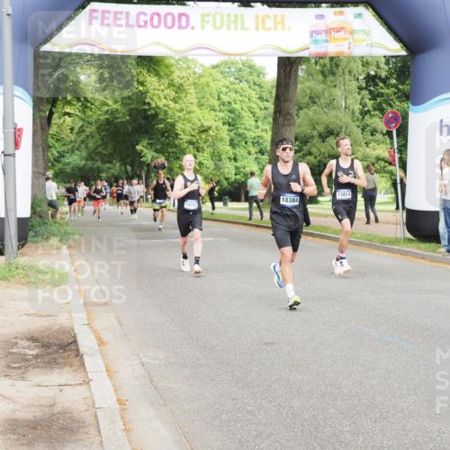 29.06.2025 - hella hamburg halbmarathon MichiJ http://msf.ph/oto/8227252 29.06.2025 10:25:49 Zwischen KM18-KM19 2767, 3790, 5003, 5092, 5307, 7482, 9178, 14459, 17024, 17658, 18384 meine-sportfotos.de