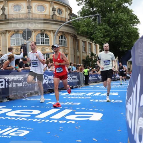 29.06.2025 - hella hamburg halbmarathon Strokosch-Dieckow http://msf.ph/oto/8227253 29.06.2025 10:31:40 Ziel 5187, 7793, 13606, 13617, 15835, 18102 meine-sportfotos.de