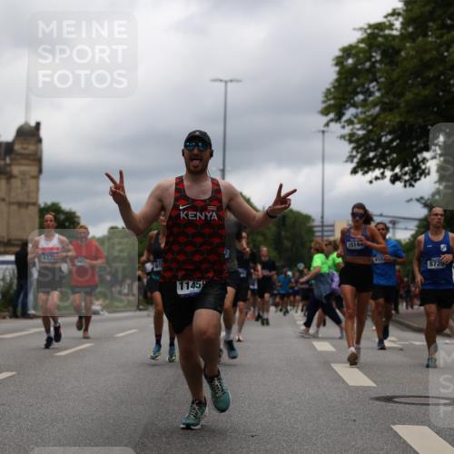 29.06.2025 - hella hamburg halbmarathon Yannick Fuchs http://msf.ph/oto/8227282 29.06.2025 10:46:34 20KM 1098, 1257, 1657, 2111, 2444, 2814, 3258, 3715, 3952, 4121, 4557, 4558, 4837, 5116, 5169, 5194, 5378, 5399, 6164, 6561, 6562, 7130, 7178, 7312, 7475, 7896, 8139, 8172, 8316, 8720, 8977, 9145, 10529, 10811, 11459, 12135, 12519, 13211, 13301, 13327, 14198, 14286, 14791, 15001, 15144, 15275, 15427, 15446, 15506, 15690, 16320, 16929, 17130, 17198, 17773, 18331 meine-sportfotos.de
