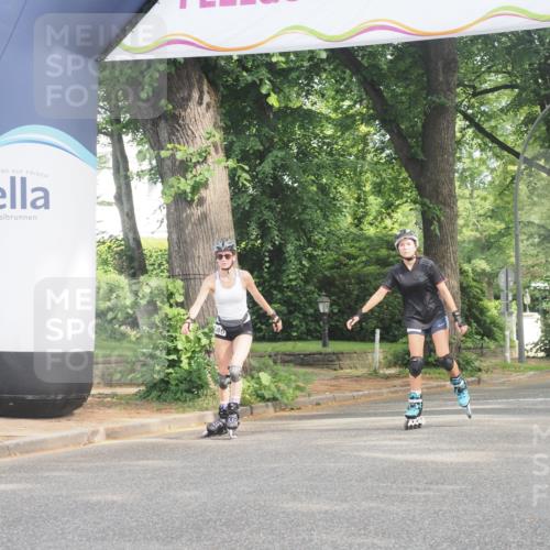 29.06.2025 - hella hamburg halbmarathon KatJ http://msf.ph/oto/8227321 29.06.2025 09:41:05 Zwischen KM18-KM19  meine-sportfotos.de