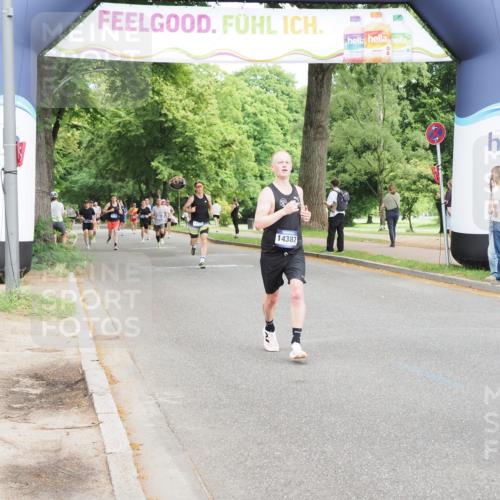 29.06.2025 - hella hamburg halbmarathon MichiJ http://msf.ph/oto/8227336 29.06.2025 10:25:50 Zwischen KM18-KM19 2767, 3790, 5003, 5092, 5307, 7482, 9178, 13854, 14387, 17024, 17658, 18384 meine-sportfotos.de