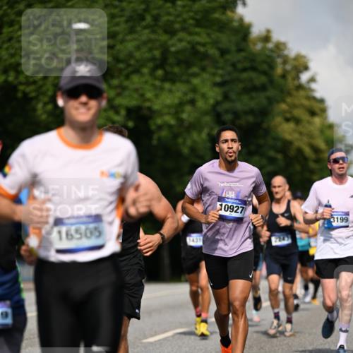 29.06.2025 - hella hamburg halbmarathon Dr. Thomas Lammeyer http://msf.ph/oto/8227411 29.06.2025 09:50:05 Kennedybrücke 1053, 1344, 1577, 1889, 2243, 4477, 4944, 5048, 5152, 5193, 5660, 7466, 7534, 7628, 8312, 8323, 10477, 10865, 10927, 11230, 11304 meine-sportfotos.de