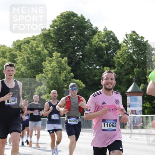 29.06.2025 - hella hamburg halbmarathon Jannik Wohlers http://msf.ph/oto/8227457 29.06.2025 09:51:53 Lombardsbrücke 1057, 1139, 1468, 1604, 1631, 1763, 3305, 3618, 3852, 4565, 4871, 4915, 5336, 5690, 6373, 6550, 6711, 7710, 8564, 8852, 9348, 9444, 9547, 9659, 10493, 10741, 11062, 11495, 11679, 11821, 12046, 12772, 13269, 13728, 14449, 14462, 14813, 15233, 15270, 15309, 16547, 16591, 16592, 17159, 17637, 17926, 18489, 18560, 18659, 18829, 18987, 19009 meine-sportfotos.de