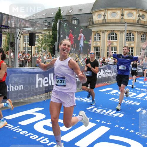 29.06.2025 - hella hamburg halbmarathon Michael Strokosch http://msf.ph/oto/8227464 29.06.2025 10:46:29 Ziel 1600, 2222, 2842, 4237, 4497, 6421, 6978, 7335, 8142, 8981, 9386, 9786, 11185, 11773, 12171, 12651, 12891, 13698, 14045, 14228, 14482, 15157, 16127, 18211, 18637, 19209 meine-sportfotos.de