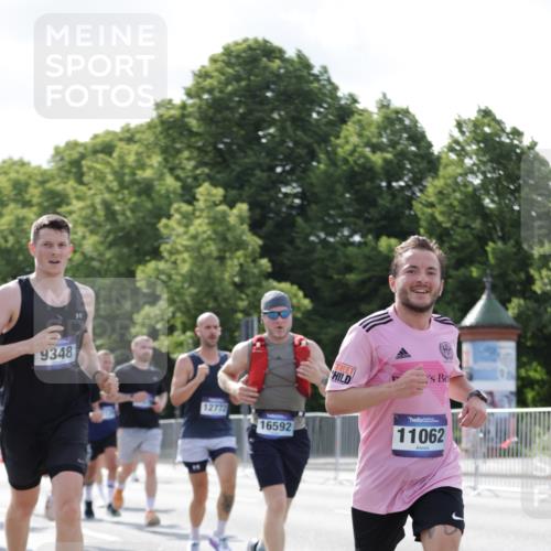29.06.2025 - hella hamburg halbmarathon Jannik Wohlers http://msf.ph/oto/8227470 29.06.2025 09:51:53 Lombardsbrücke 1057, 1139, 1468, 1604, 1631, 1763, 3305, 3618, 3852, 4565, 4871, 4915, 5336, 5690, 6373, 6550, 6711, 7710, 8564, 8852, 9348, 9444, 9547, 9659, 10493, 10741, 11062, 11495, 11679, 11821, 12046, 12772, 13269, 13728, 14449, 14462, 14813, 15233, 15270, 15309, 16547, 16591, 16592, 17159, 17637, 17926, 18489, 18560, 18659, 18829, 18987, 19009 meine-sportfotos.de