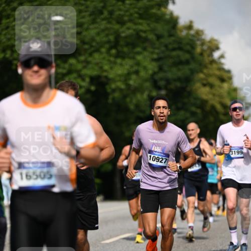 29.06.2025 - hella hamburg halbmarathon Dr. Thomas Lammeyer http://msf.ph/oto/8227491 29.06.2025 09:50:05 Kennedybrücke 1053, 1344, 1577, 1889, 2243, 4477, 4944, 5048, 5152, 5193, 5660, 7466, 7534, 7628, 8312, 8323, 10477, 10865, 10927, 11230, 11304 meine-sportfotos.de
