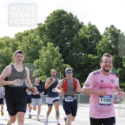 29.06.2025 - hella hamburg halbmarathon Jannik Wohlers http://msf.ph/oto/8227521 29.06.2025 09:51:54 Lombardsbrücke 1057, 1139, 1468, 1604, 1631, 1763, 3305, 3618, 3852, 4565, 4871, 4915, 5011, 5336, 5690, 6373, 6550, 6711, 7710, 8564, 8852, 9348, 9444, 9547, 9659, 10493, 10741, 11062, 11495, 11679, 11821, 12046, 12772, 13269, 13728, 14449, 14462, 14813, 15233, 15270, 15309, 16547, 16591, 16592, 17159, 17281, 17637, 17926, 18489, 18560, 18659, 18829, 18987, 19009 meine-sportfotos.de