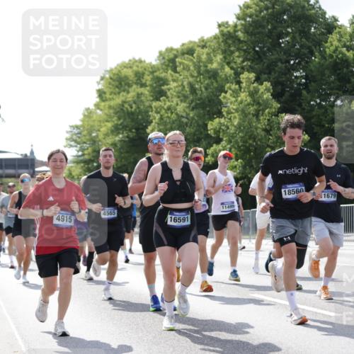 29.06.2025 - hella hamburg halbmarathon Jannik Wohlers http://msf.ph/oto/8227633 29.06.2025 09:51:55 Lombardsbrücke 1057, 1139, 1468, 1604, 1631, 1763, 3305, 3618, 3852, 4565, 4871, 4915, 5011, 5690, 6373, 6550, 6711, 7710, 8852, 9348, 9444, 9547, 10493, 10741, 11062, 11495, 11679, 11821, 12046, 12772, 13269, 13728, 14449, 14813, 15233, 15270, 15309, 16338, 16547, 16591, 16592, 17159, 17281, 17637, 17926, 18489, 18560, 18659, 18829, 18987, 19009 meine-sportfotos.de