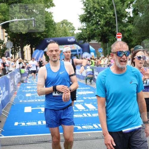29.06.2025 - hella hamburg halbmarathon Zöllner http://msf.ph/oto/8227725 29.06.2025 10:53:13 Ziel 2111, 2208, 3059, 4121, 7383, 7864, 8273, 8361, 9537, 14323, 16929, 16986, 19208 meine-sportfotos.de