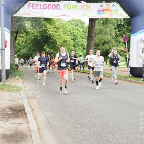 29.06.2025 - hella hamburg halbmarathon MichiJ http://msf.ph/oto/8227727 29.06.2025 10:25:57 Zwischen KM18-KM19 6095, 10738, 13854, 14387, 16523, 17137, 18159 meine-sportfotos.de