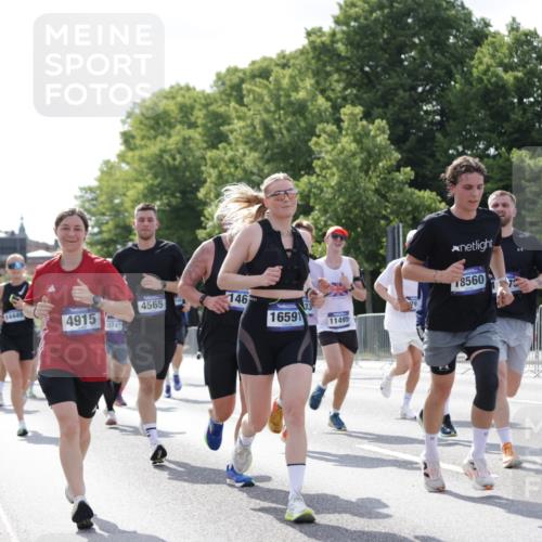 29.06.2025 - hella hamburg halbmarathon Jannik Wohlers http://msf.ph/oto/8227729 29.06.2025 09:51:55 Lombardsbrücke 1057, 1139, 1468, 1604, 1631, 1763, 3305, 3618, 3852, 4565, 4871, 4915, 5011, 5690, 6373, 6550, 6711, 7710, 8852, 9348, 9444, 9547, 10493, 10741, 11062, 11495, 11679, 11821, 12046, 12772, 13269, 13728, 14449, 14813, 15233, 15270, 15309, 16338, 16547, 16591, 16592, 17159, 17281, 17637, 17926, 18489, 18560, 18659, 18829, 18987, 19009 meine-sportfotos.de