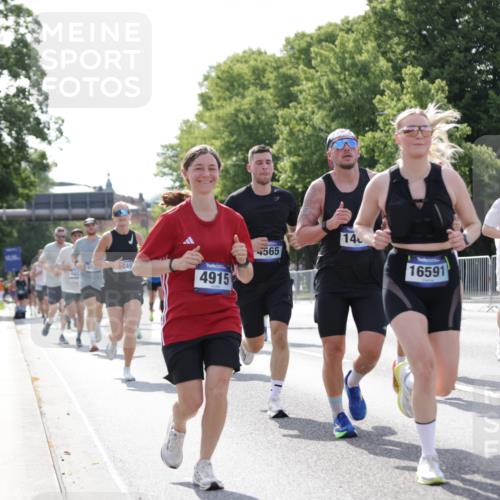 29.06.2025 - hella hamburg halbmarathon Jannik Wohlers http://msf.ph/oto/8227761 29.06.2025 09:51:56 Lombardsbrücke 1057, 1139, 1468, 1604, 1631, 3305, 3618, 3852, 4565, 4871, 4915, 5011, 6373, 6550, 6711, 7710, 8852, 9348, 9444, 9547, 10493, 10741, 11062, 11495, 11679, 11821, 12046, 12772, 13269, 13728, 14257, 14449, 14813, 15233, 15247, 15270, 15309, 16338, 16547, 16591, 16592, 17159, 17281, 17637, 17926, 18489, 18560, 18659, 18775, 18987, 19009 meine-sportfotos.de