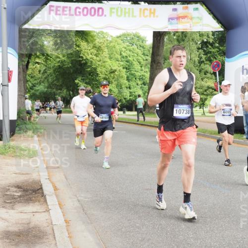 29.06.2025 - hella hamburg halbmarathon MichiJ http://msf.ph/oto/8227858 29.06.2025 10:25:58 Zwischen KM18-KM19 6095, 10738, 13854, 14387, 16523, 17137, 17723, 18159 meine-sportfotos.de