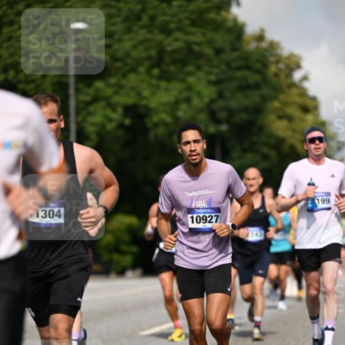29.06.2025 - hella hamburg halbmarathon Dr. Thomas Lammeyer http://msf.ph/oto/8227970 29.06.2025 09:50:05 Kennedybrücke 1053, 1344, 1577, 1889, 2243, 4477, 4944, 5048, 5152, 5193, 5660, 7466, 7534, 7628, 8312, 8323, 10477, 10865, 10927, 11230, 11304 meine-sportfotos.de