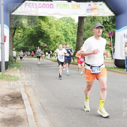 29.06.2025 - hella hamburg halbmarathon MichiJ http://msf.ph/oto/8228056 29.06.2025 10:26:00 Zwischen KM18-KM19 6095, 10738, 15178, 15939, 16523, 17137, 17192, 17723, 18103, 18159 meine-sportfotos.de