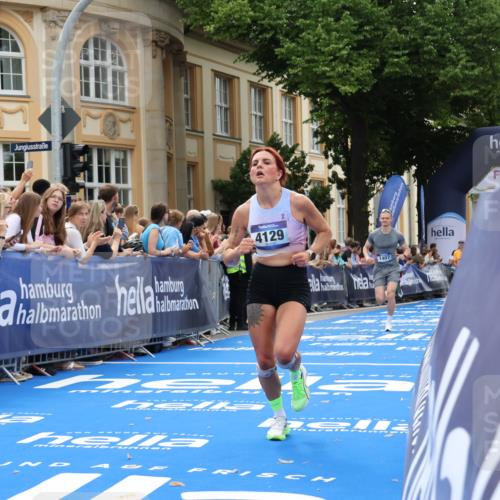 29.06.2025 - hella hamburg halbmarathon Strokosch-Dieckow http://msf.ph/oto/8228119 29.06.2025 10:32:01 Ziel 1407, 1686, 4129, 4698, 6619, 11150, 11199, 11370, 15826, 16505, 16736 meine-sportfotos.de