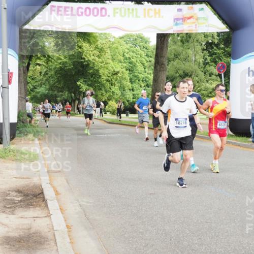 29.06.2025 - hella hamburg halbmarathon MichiJ http://msf.ph/oto/8228150 29.06.2025 10:26:02 Zwischen KM18-KM19 2404, 6095, 6529, 9914, 10680, 10738, 15178, 15939, 16523, 17192, 17723, 18103, 18159, 18216 meine-sportfotos.de