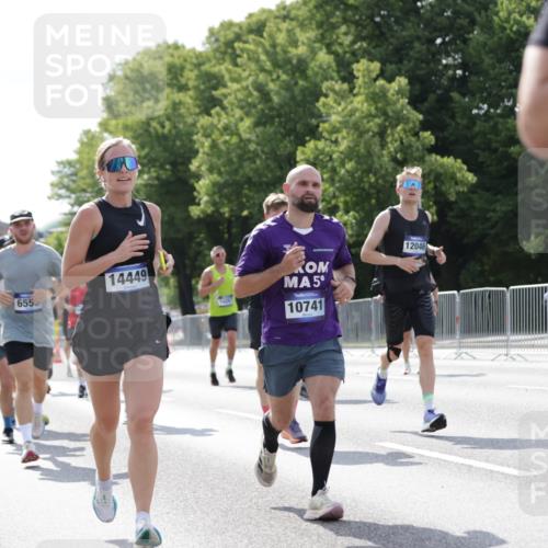 29.06.2025 - hella hamburg halbmarathon Jannik Wohlers http://msf.ph/oto/8228201 29.06.2025 09:51:58 Lombardsbrücke 1139, 1169, 1468, 1604, 1631, 3305, 3618, 3852, 4565, 4871, 4915, 5011, 6373, 6550, 6711, 7432, 8852, 9348, 9444, 9547, 10493, 10741, 11062, 11495, 11679, 11779, 11821, 12046, 12772, 13269, 13614, 13728, 14257, 14449, 14813, 15233, 15247, 15270, 15309, 16338, 16591, 16592, 17159, 17281, 17391, 17637, 17926, 18489, 18560, 18659, 18775, 18987 meine-sportfotos.de