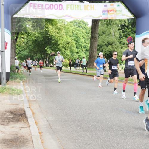 29.06.2025 - hella hamburg halbmarathon MichiJ http://msf.ph/oto/8228221 29.06.2025 10:26:03 Zwischen KM18-KM19 2404, 6095, 6529, 9914, 10680, 10738, 15178, 15261, 15939, 16523, 17192, 17723, 18103, 18159, 18216 meine-sportfotos.de