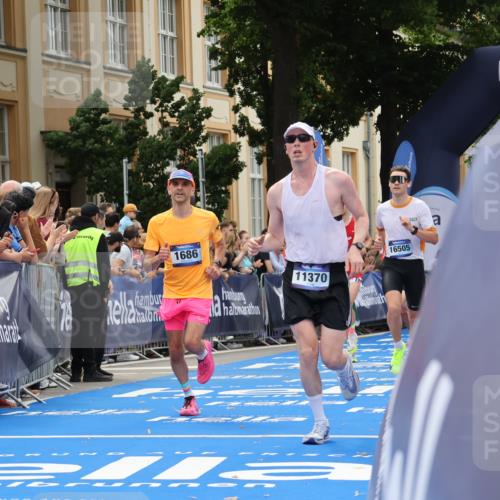 29.06.2025 - hella hamburg halbmarathon Strokosch-Dieckow http://msf.ph/oto/8228282 29.06.2025 10:32:05 Ziel 1407, 1686, 4129, 11150, 11370, 15826, 16505, 16736 meine-sportfotos.de