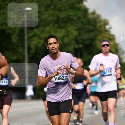 29.06.2025 - hella hamburg halbmarathon Dr. Thomas Lammeyer http://msf.ph/oto/8228284 29.06.2025 09:50:06 Kennedybrücke 1053, 1344, 1577, 1889, 2243, 4477, 4944, 5048, 5152, 5193, 5660, 7466, 7628, 8312, 8323, 10477, 10865, 10927, 11230, 11304 meine-sportfotos.de