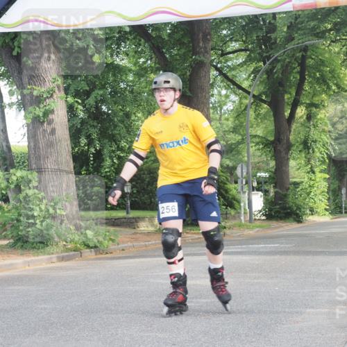 29.06.2025 - hella hamburg halbmarathon KatJ http://msf.ph/oto/8228304 29.06.2025 09:41:16 Zwischen KM18-KM19  meine-sportfotos.de