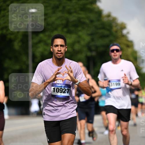 29.06.2025 - hella hamburg halbmarathon Dr. Thomas Lammeyer http://msf.ph/oto/8228335 29.06.2025 09:50:06 Kennedybrücke 1053, 1344, 1577, 1889, 2243, 4477, 4944, 5048, 5152, 5193, 5660, 7466, 7628, 8312, 8323, 10477, 10865, 10927, 11230, 11304 meine-sportfotos.de